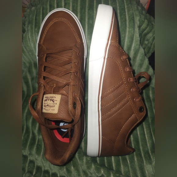 Levi's Men's Brown Sneakers Size 9. - Picture 4 of 15